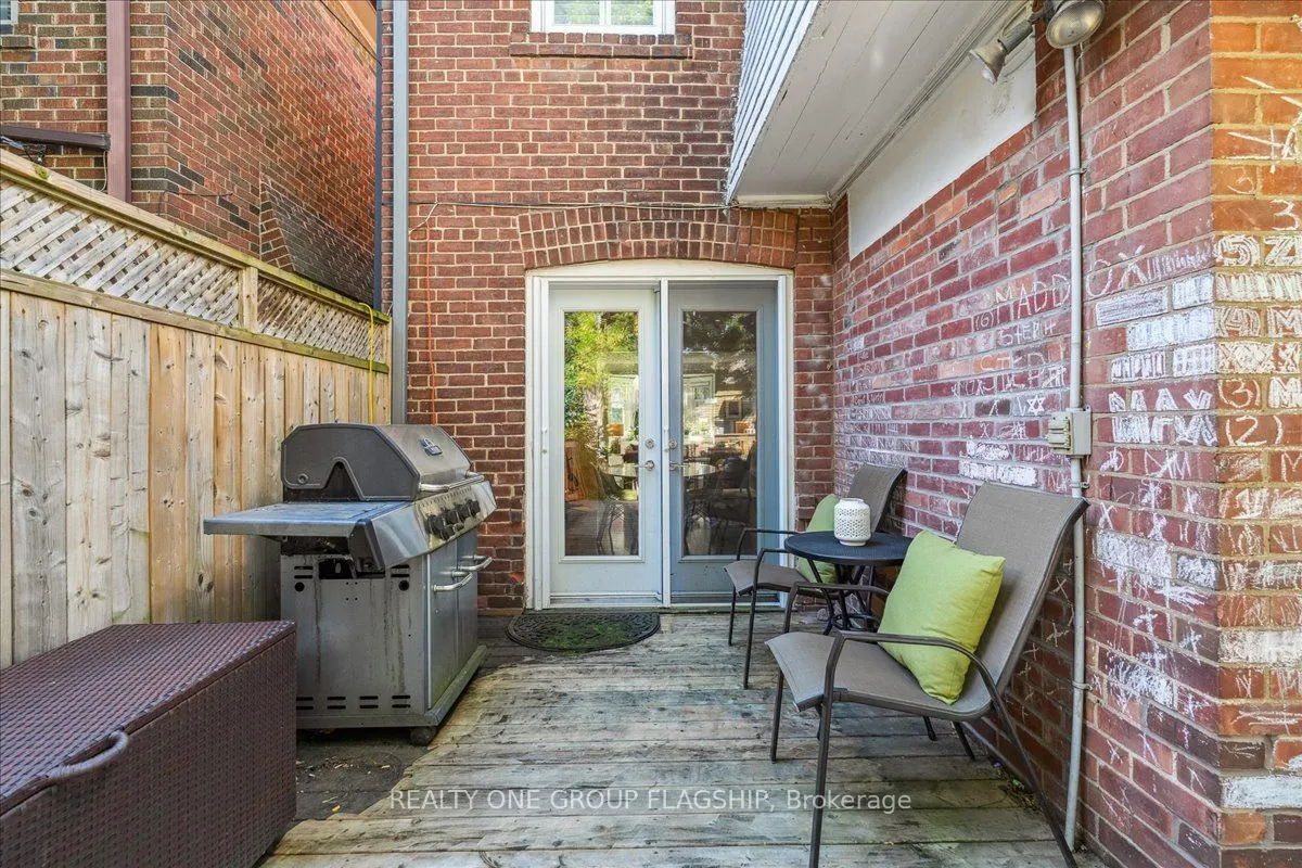 466 St Clements Avenue