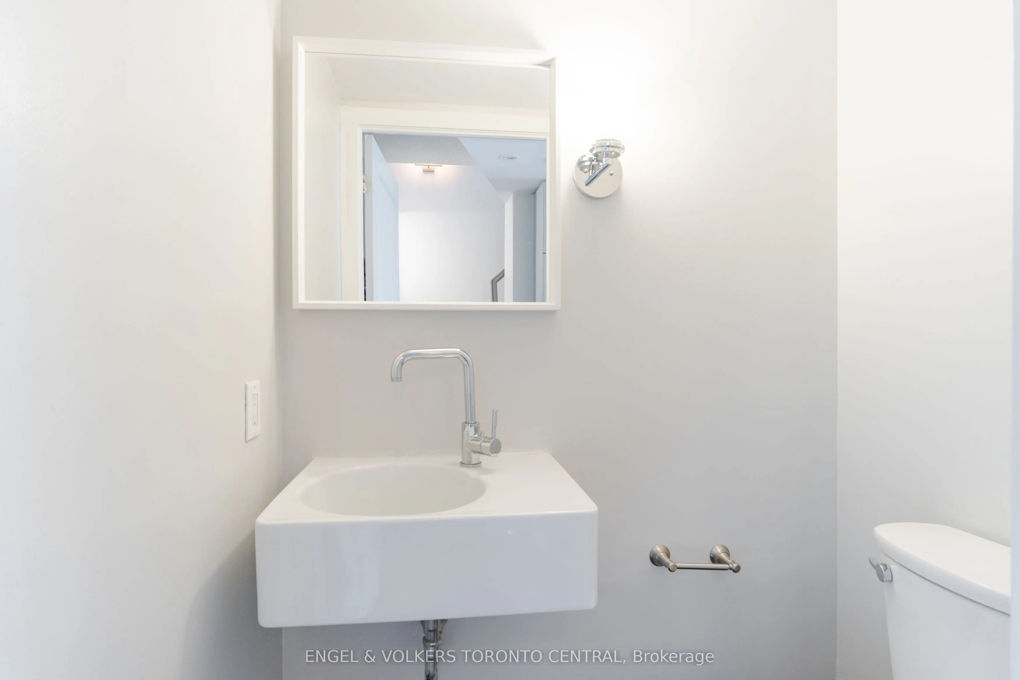 50 Lynn Williams Street, #206