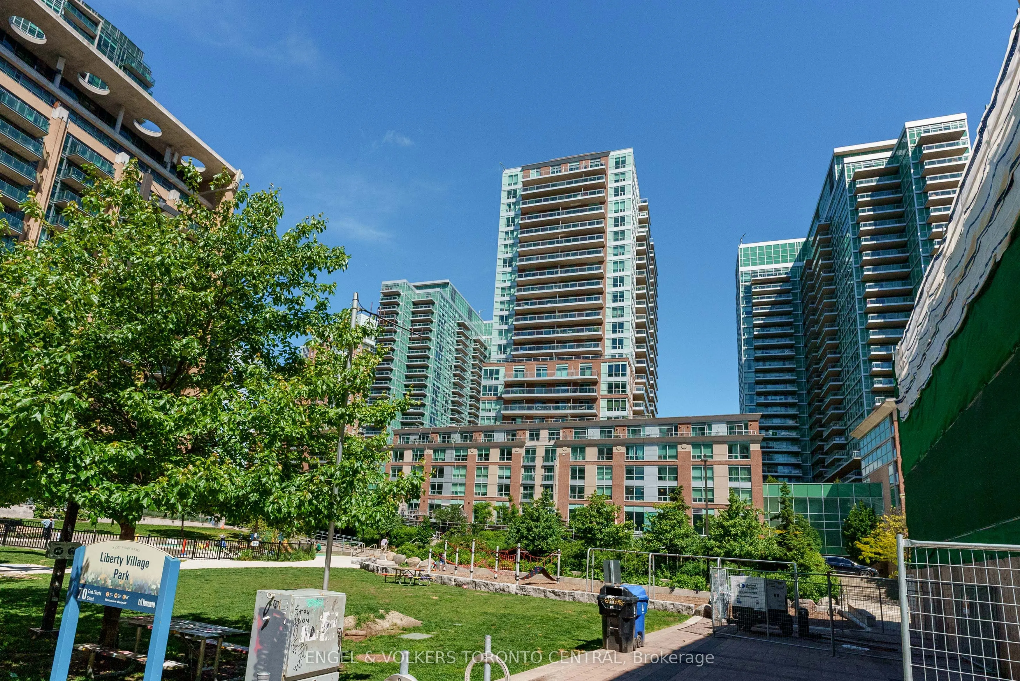 50 Lynn Williams Street, #206