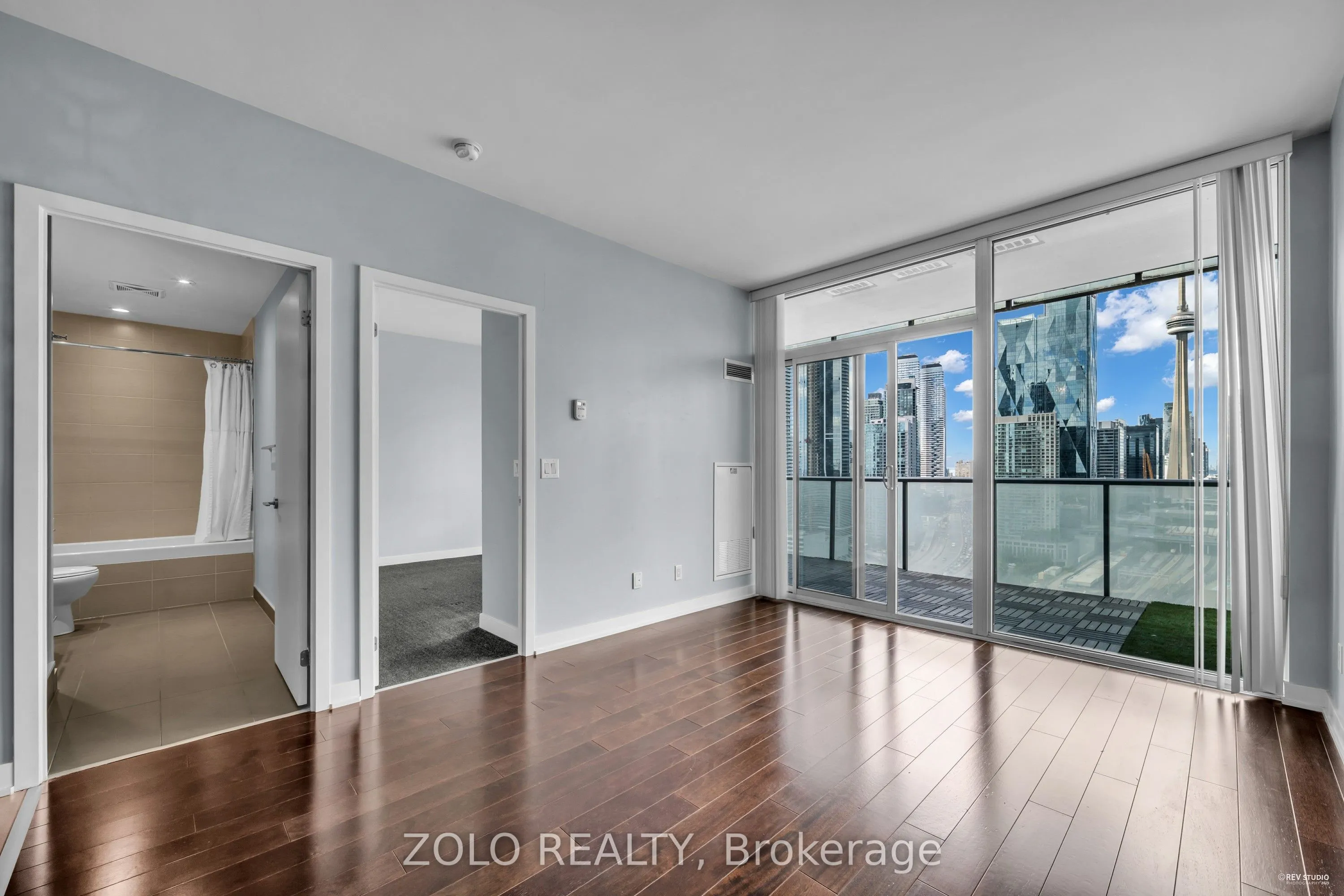 1 Market Street, #2412