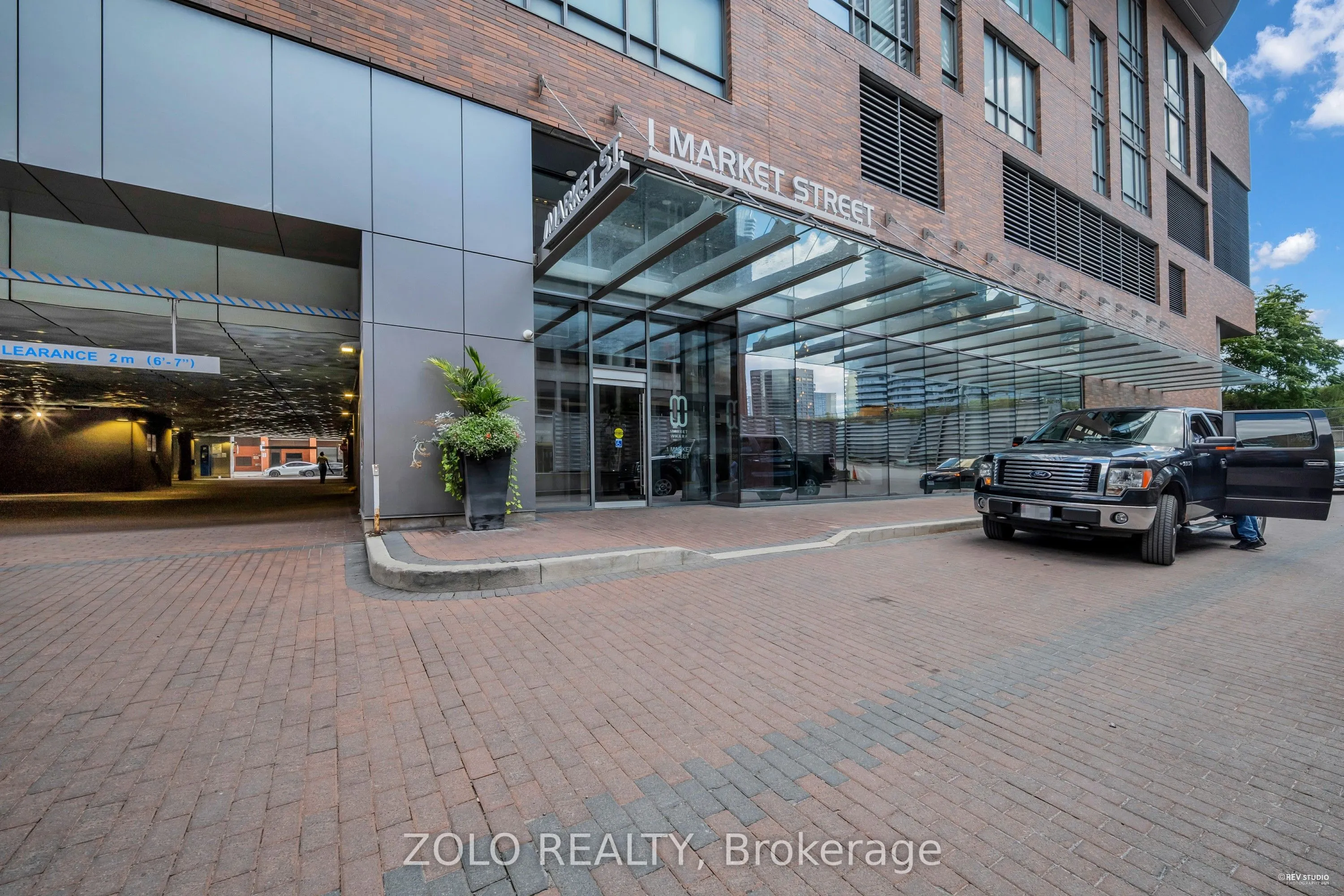 1 Market Street, #2412