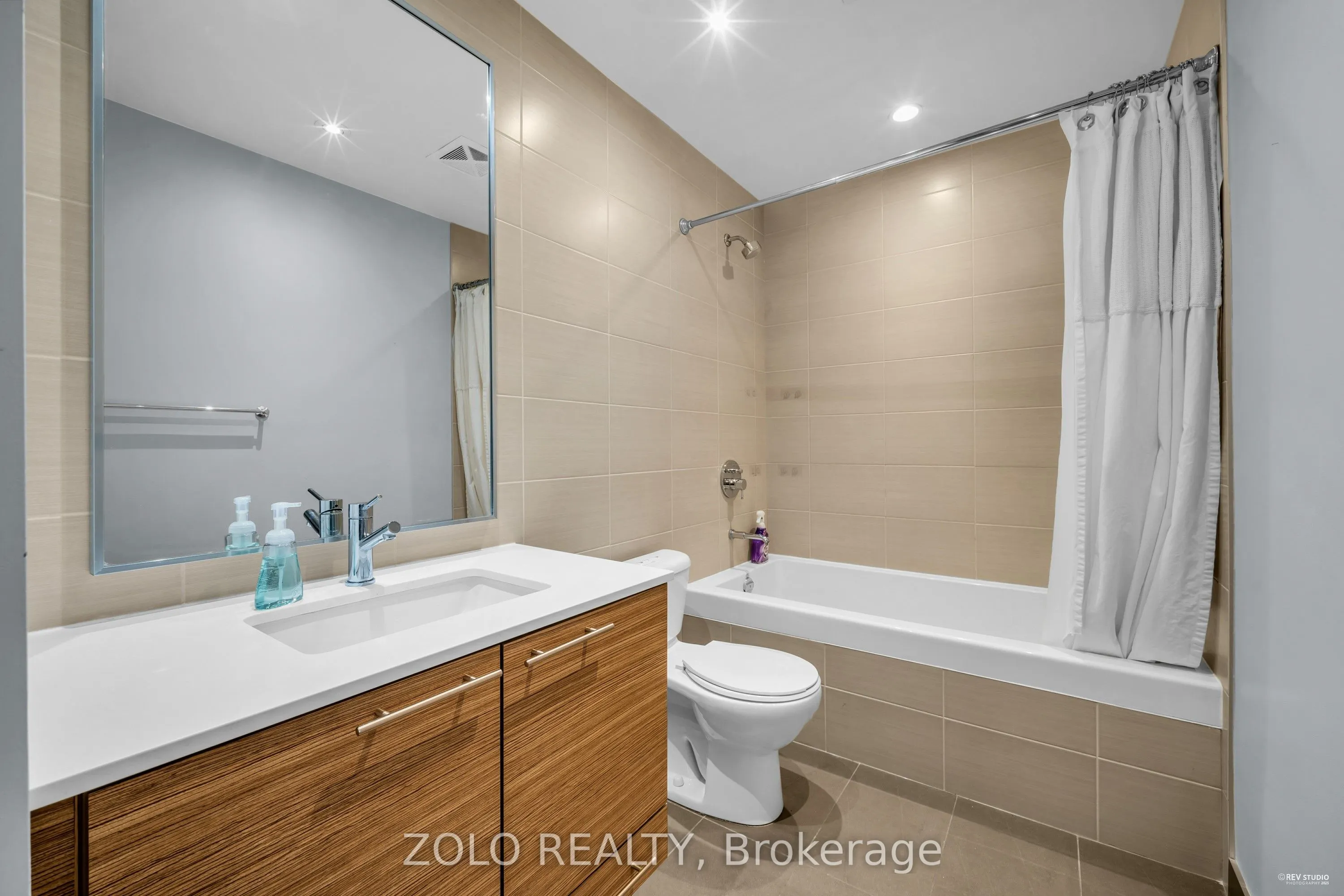 1 Market Street, #2412