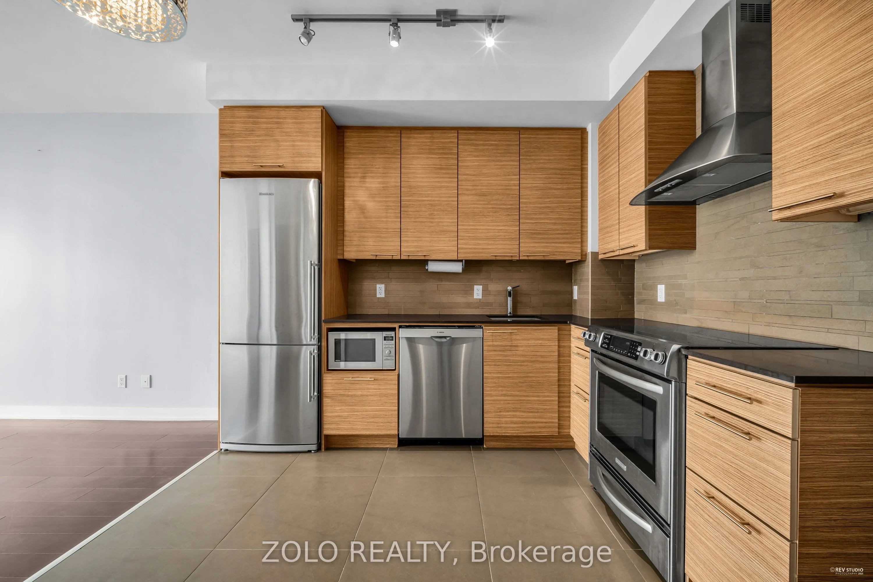 1 Market Street, #2412