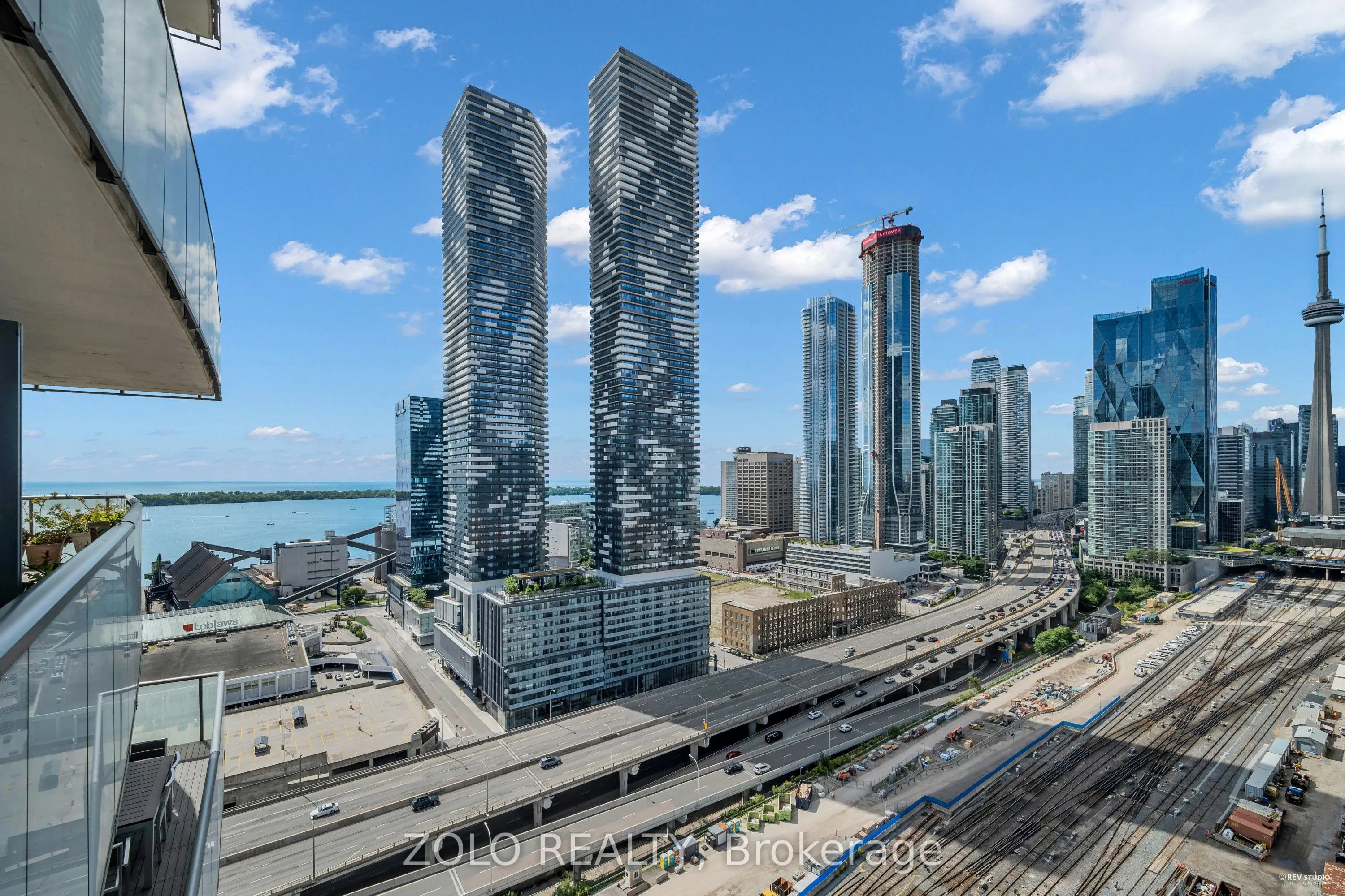 1 Market Street, #2412