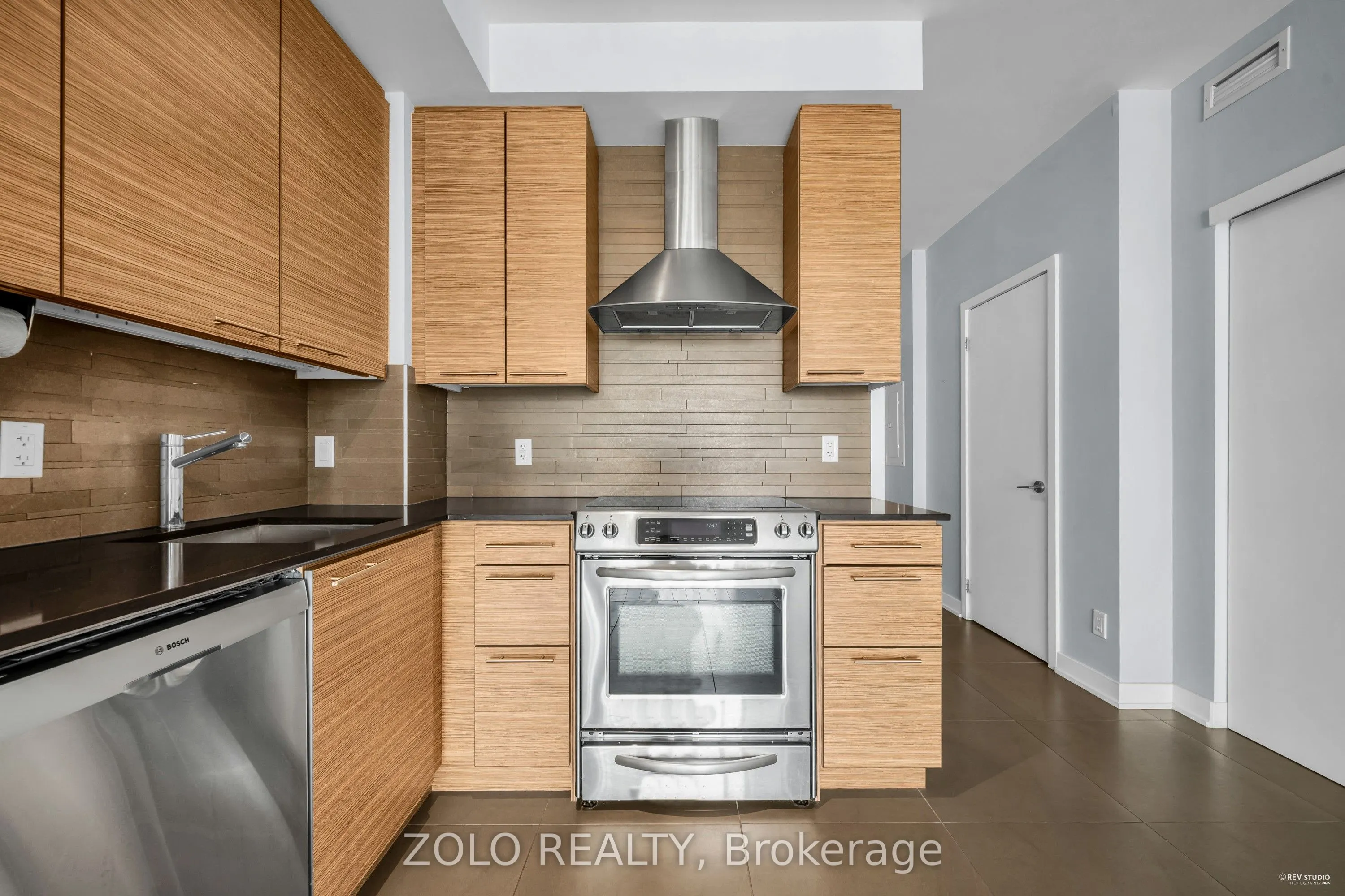 1 Market Street, #2412