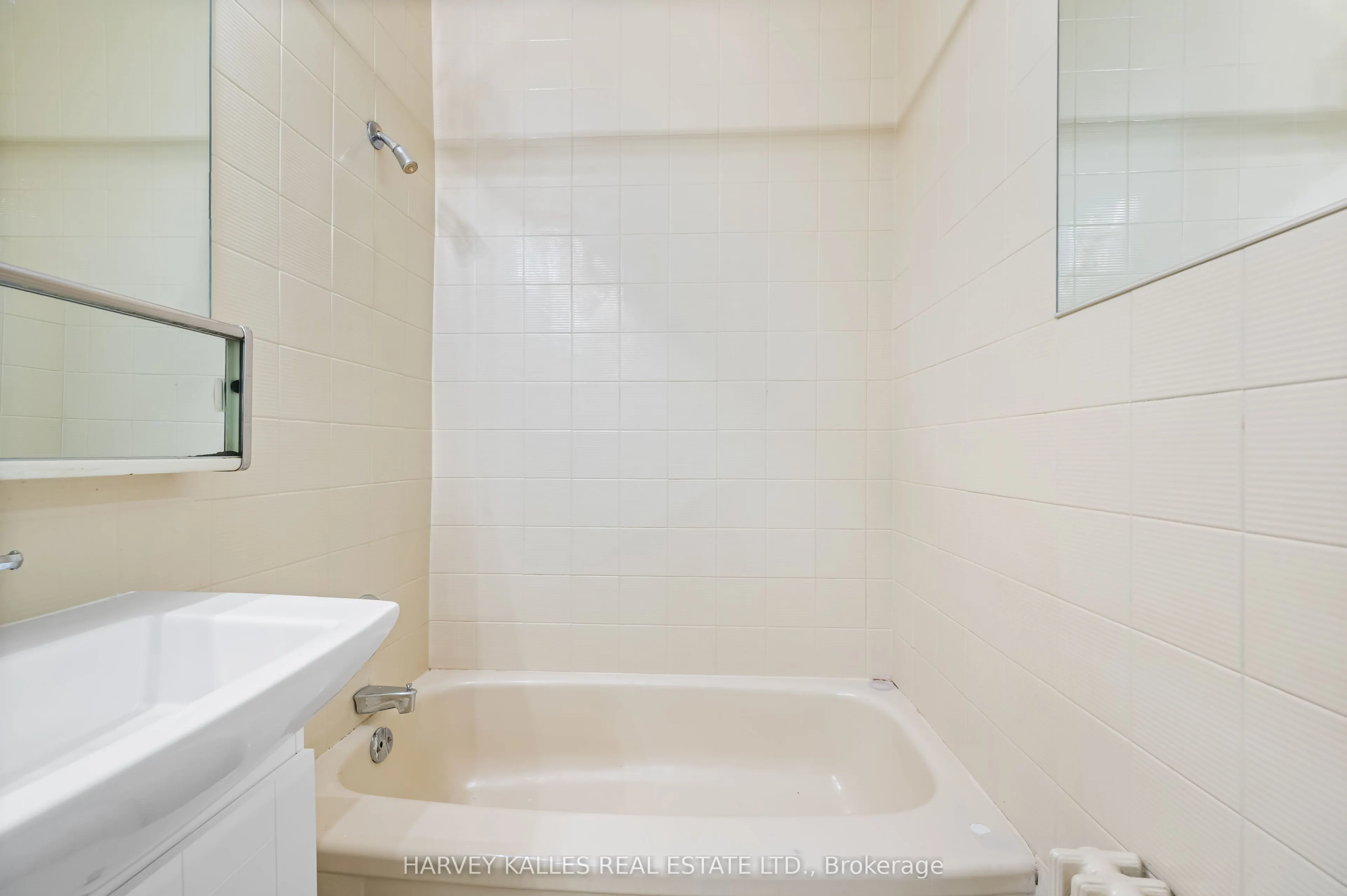 78 Warren Road, #706