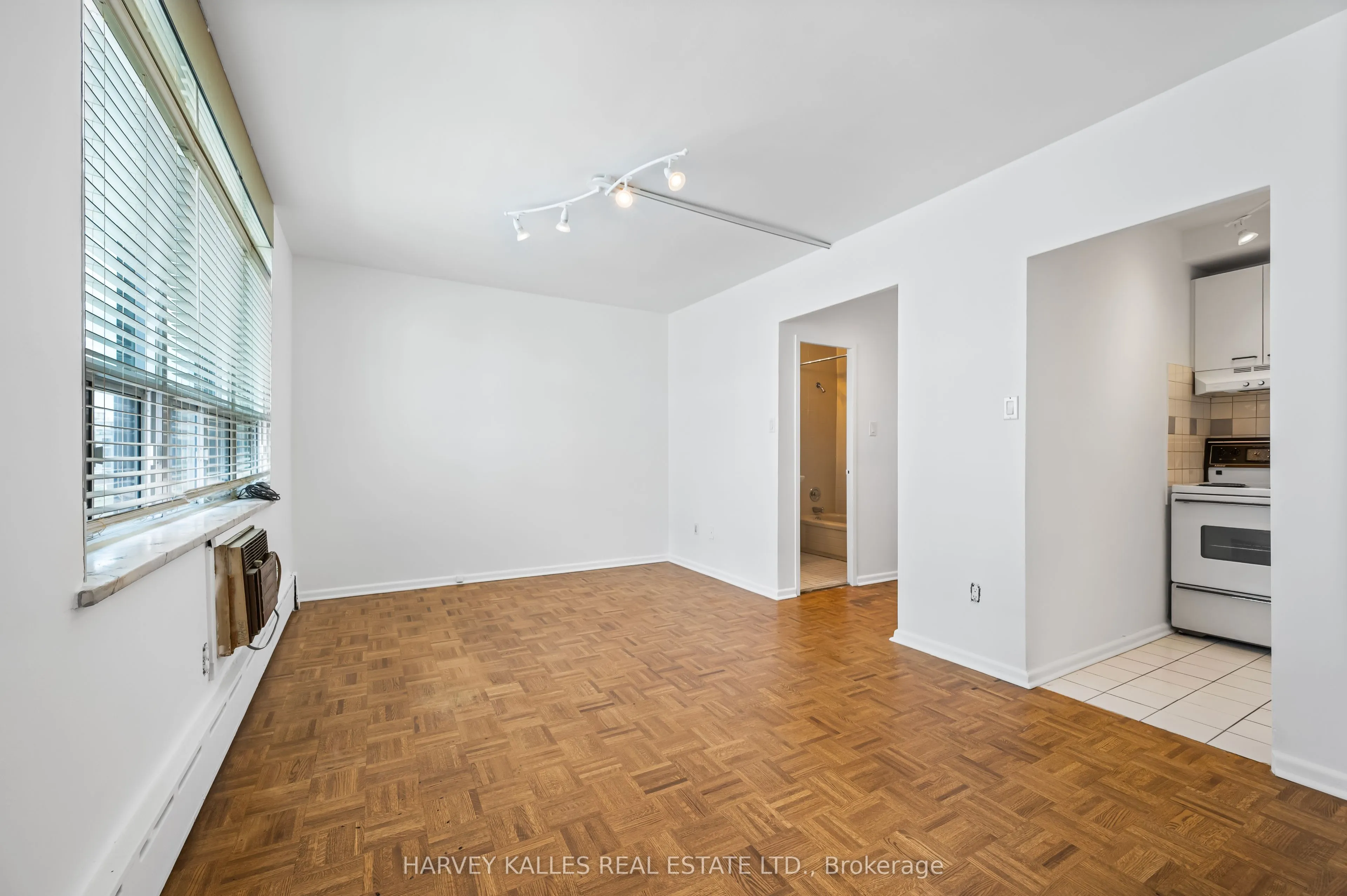 78 Warren Road, #706