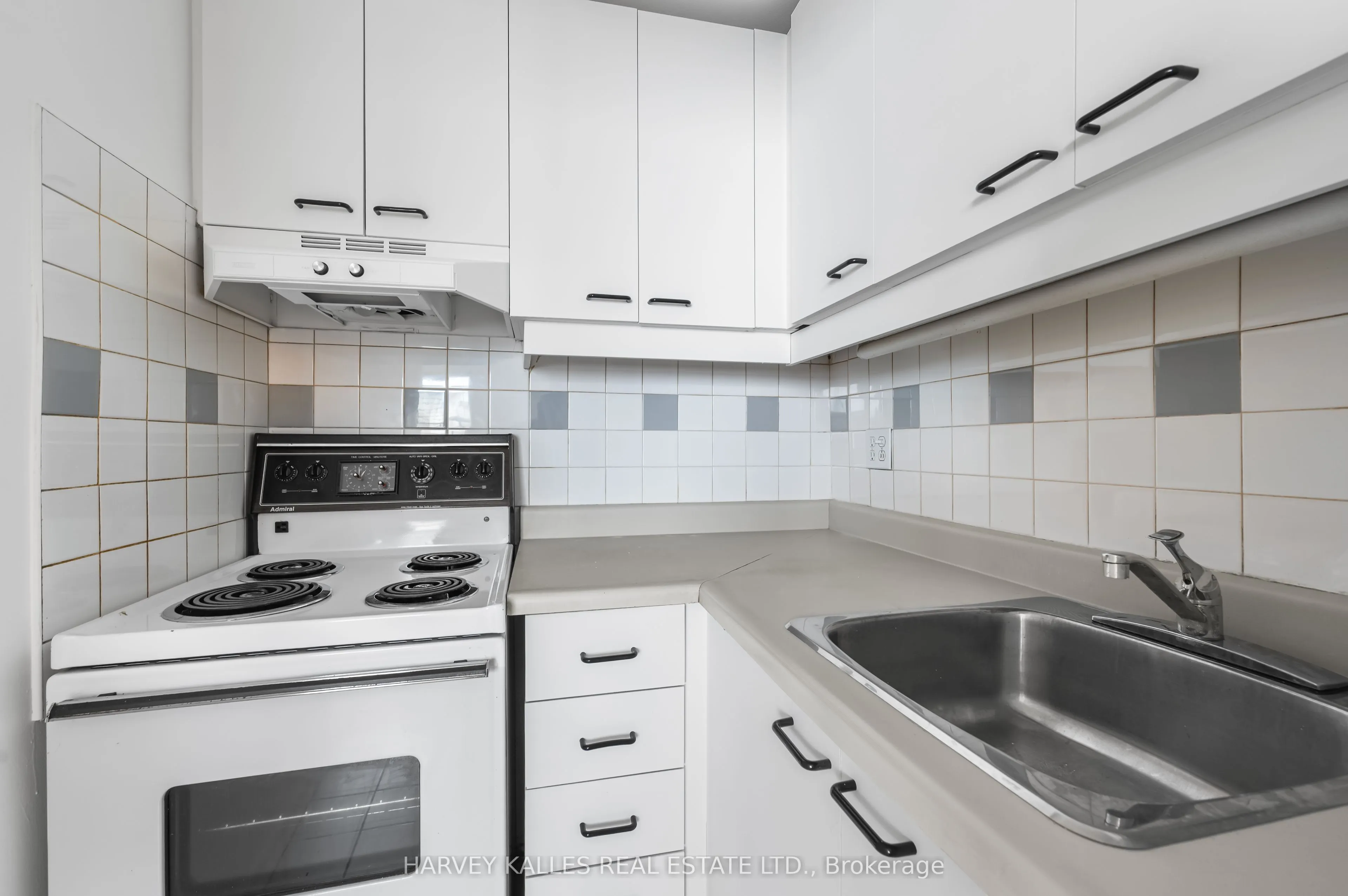 78 Warren Road, #706