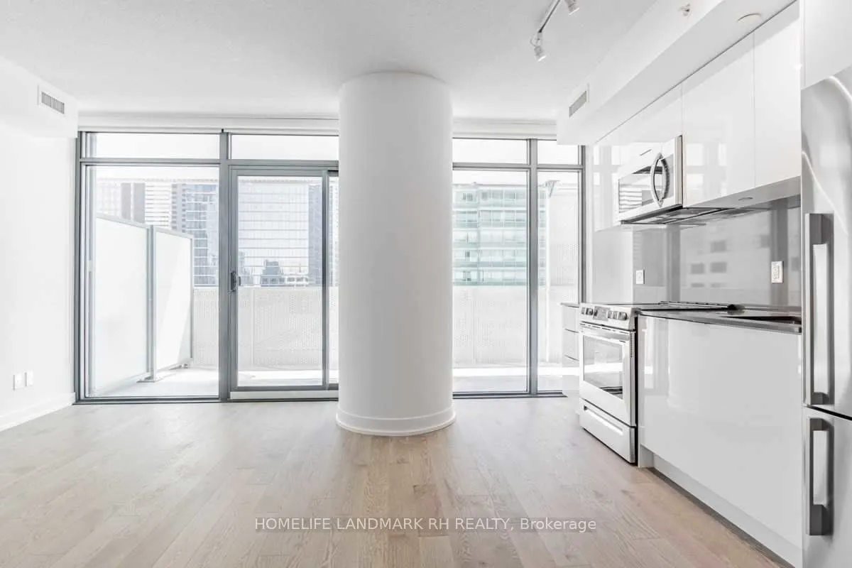 25 Richmond Street E, #1506