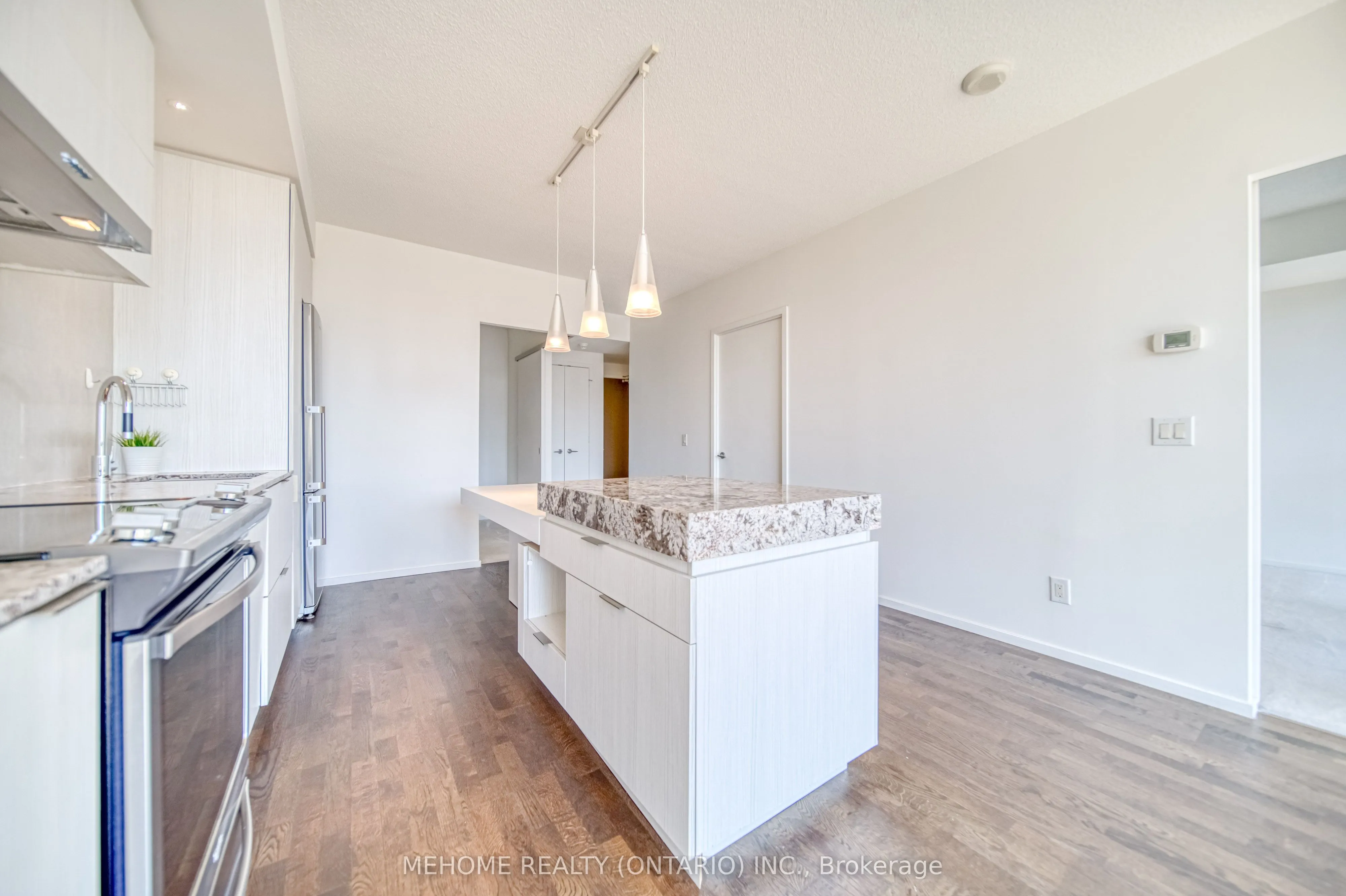 101 Charles Street E, #1103