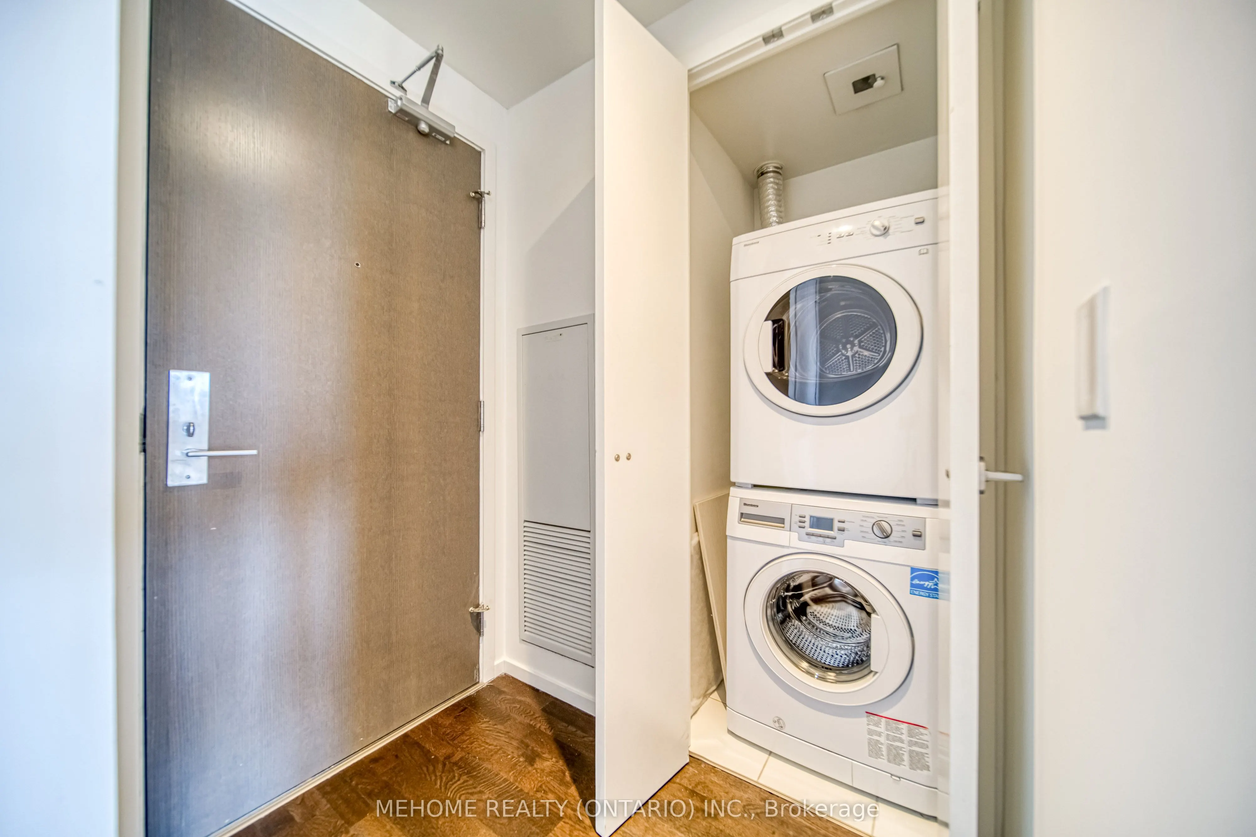 101 Charles Street E, #1103