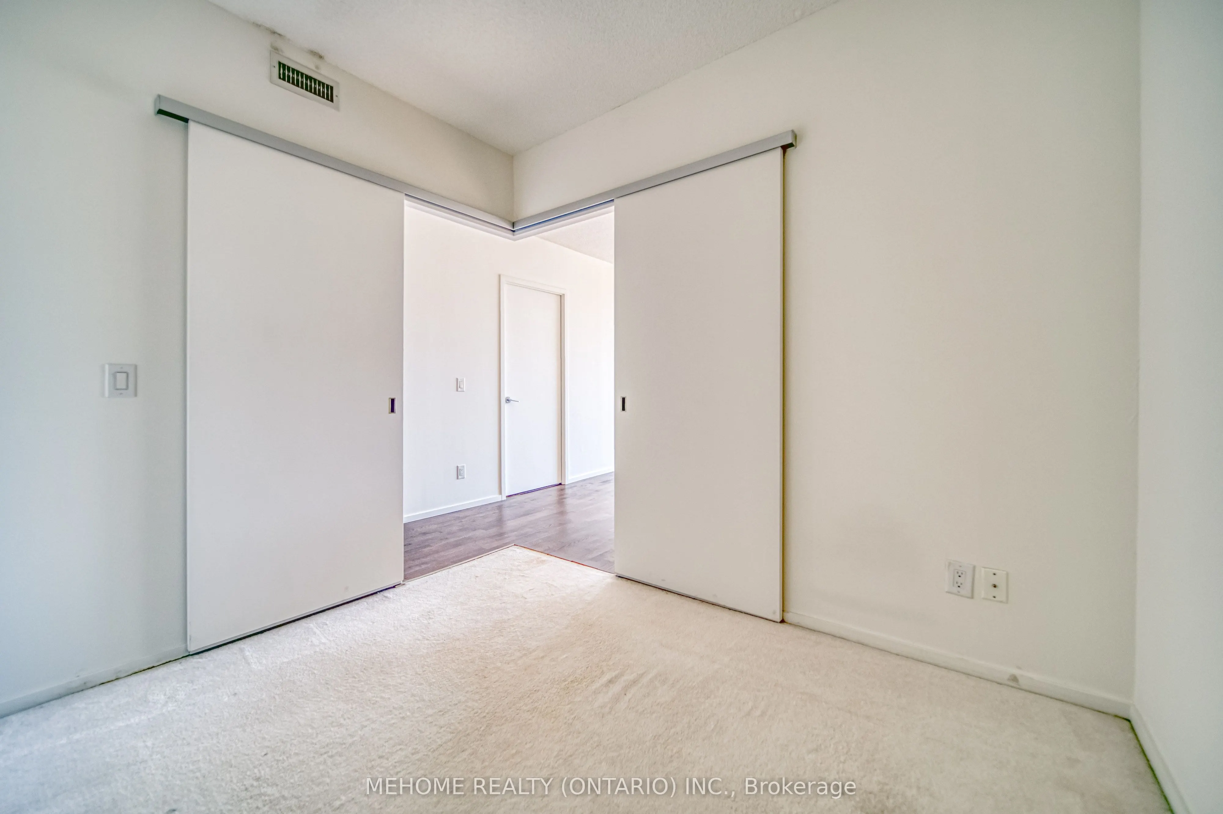 101 Charles Street E, #1103