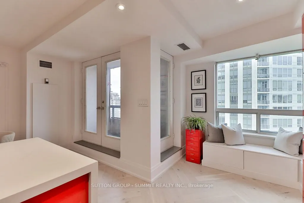 102 Bloor Street W, #Ph07