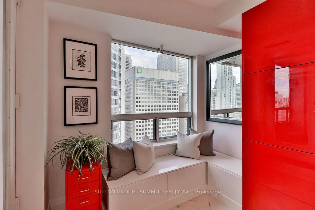 102 Bloor Street W, #Ph07