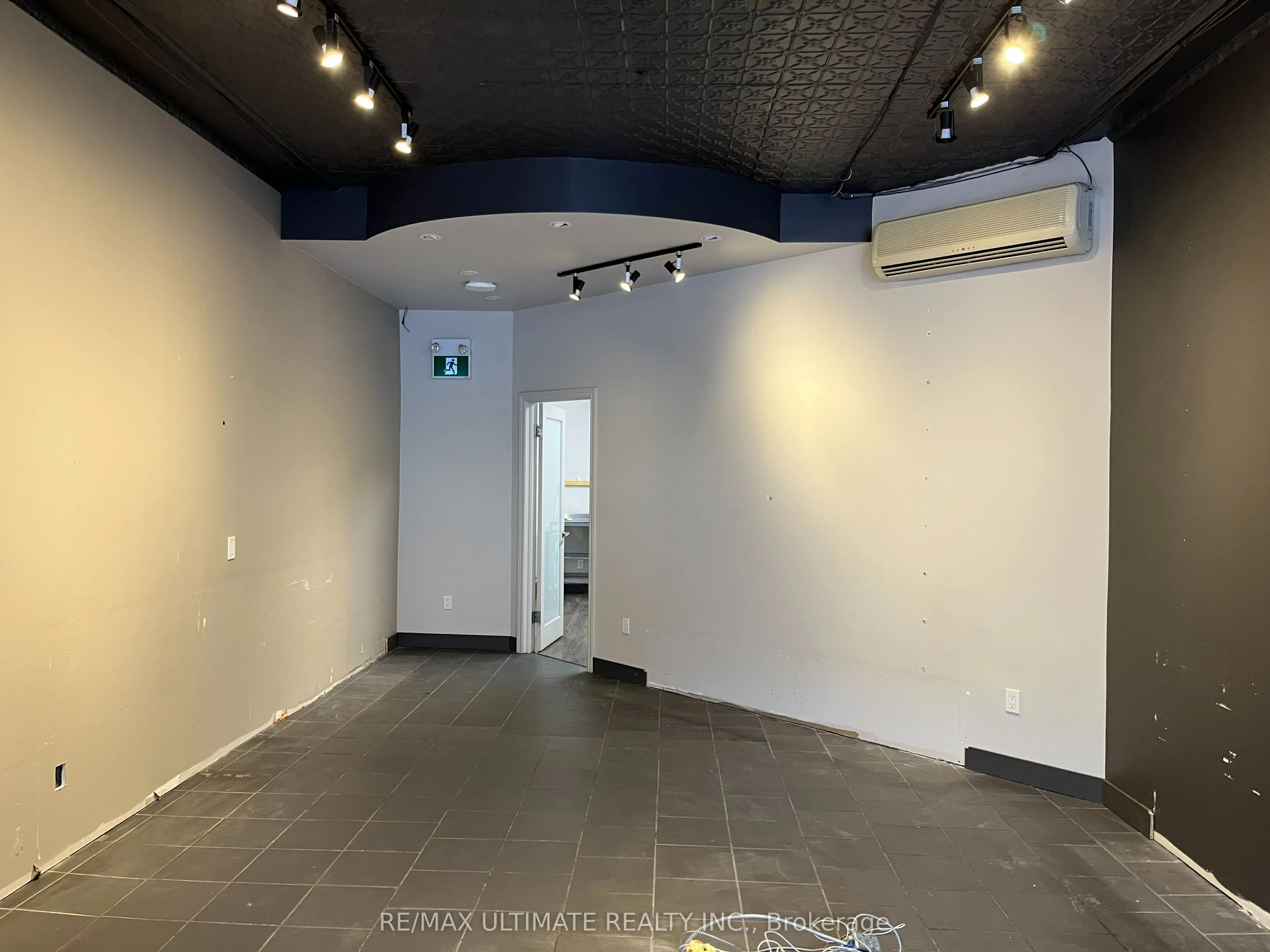 1061 St Clair Avenue W