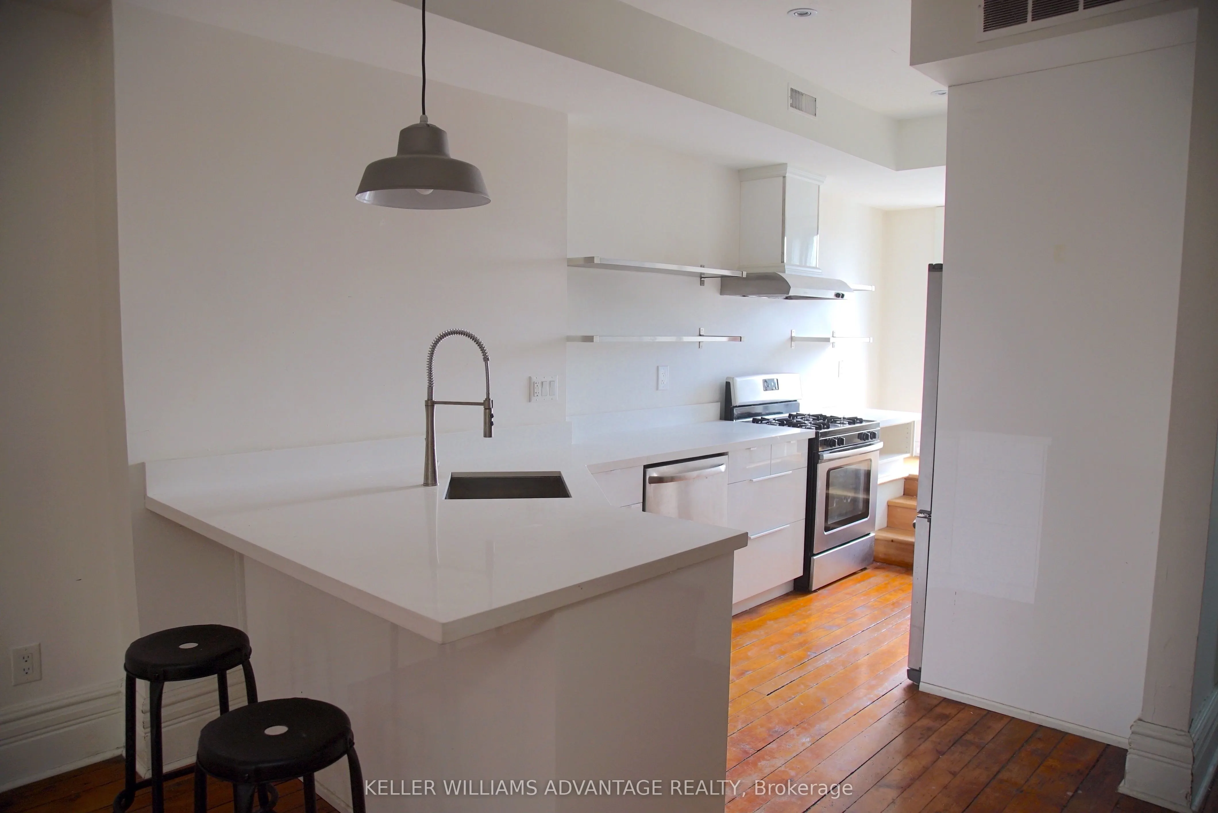 134 Ossington Avenue, #3rd Flr