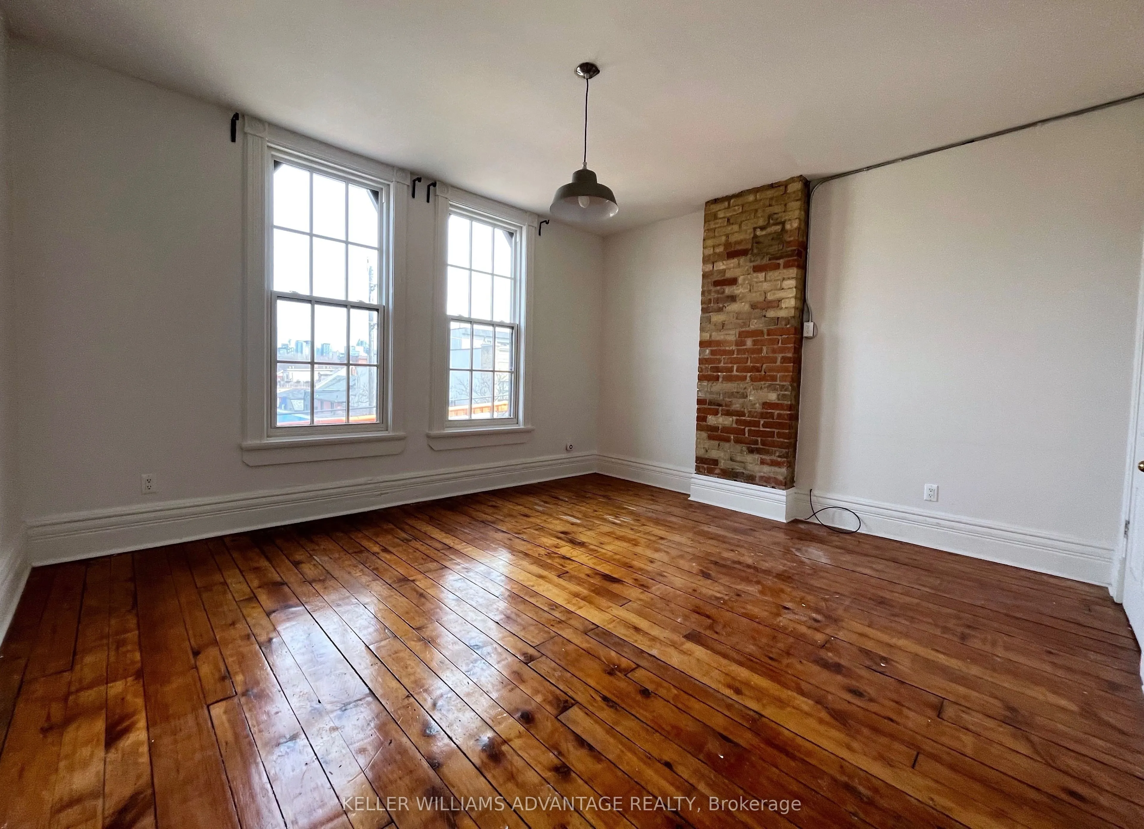 134 Ossington Avenue, #3rd Flr