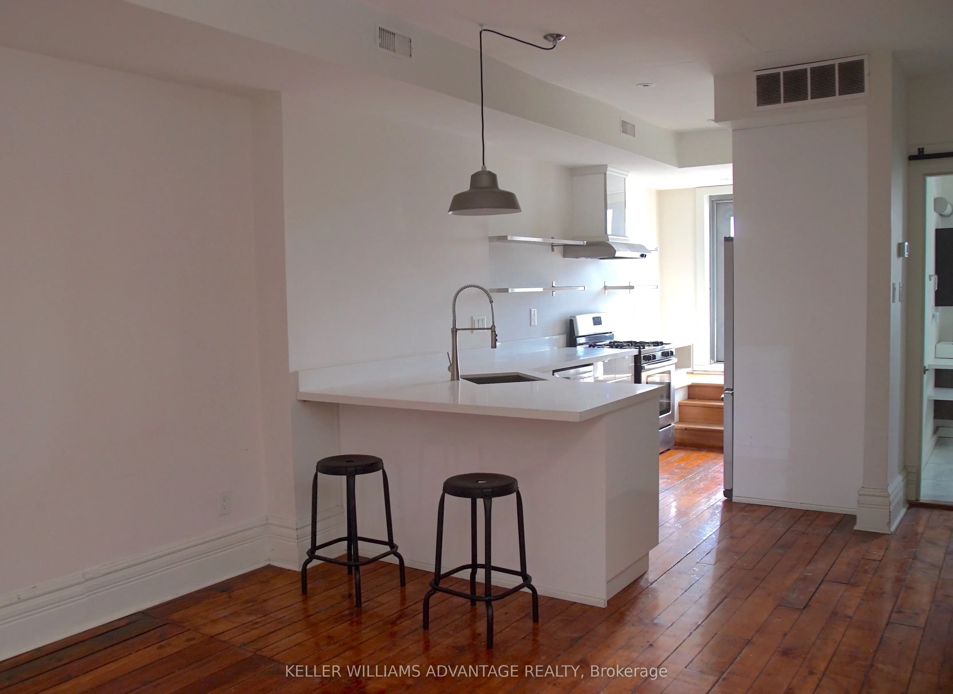 134 Ossington Avenue, #3rd Flr