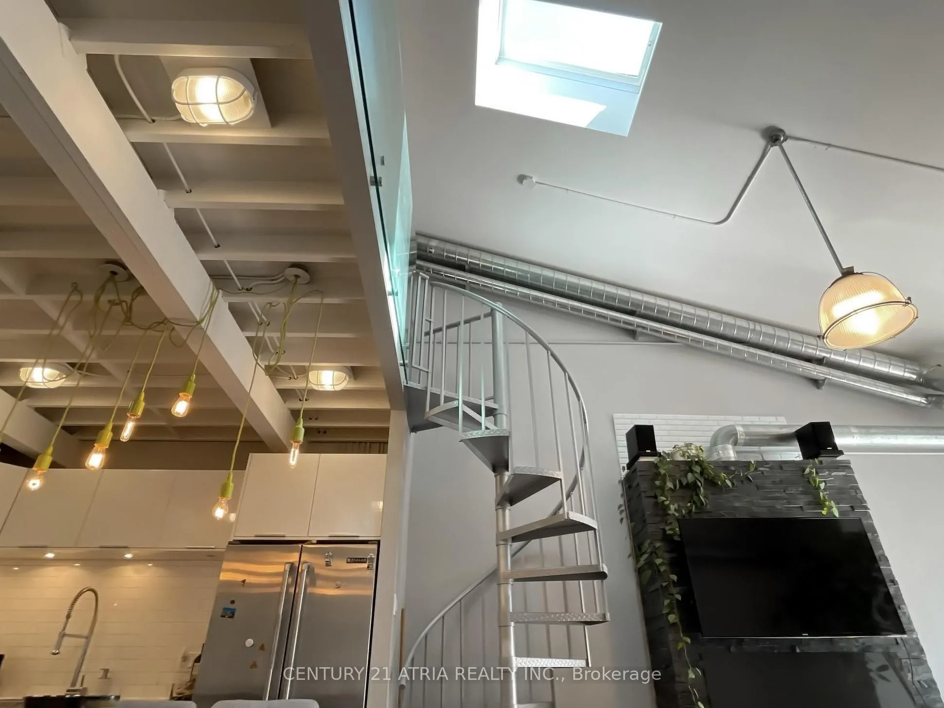 766 King Street W, #403