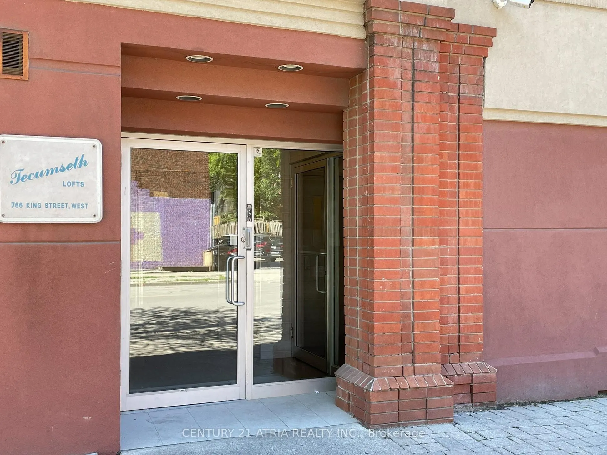 766 King Street W, #403