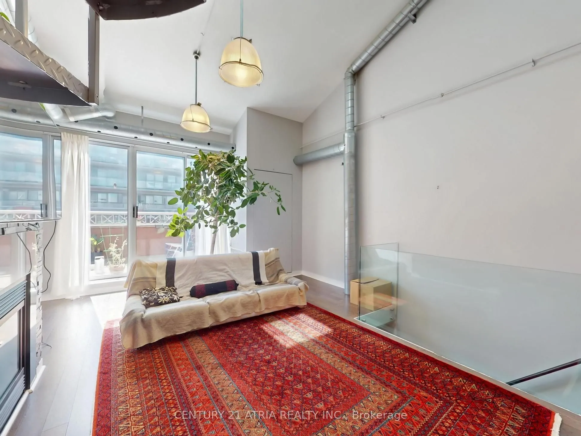 766 King Street W, #403