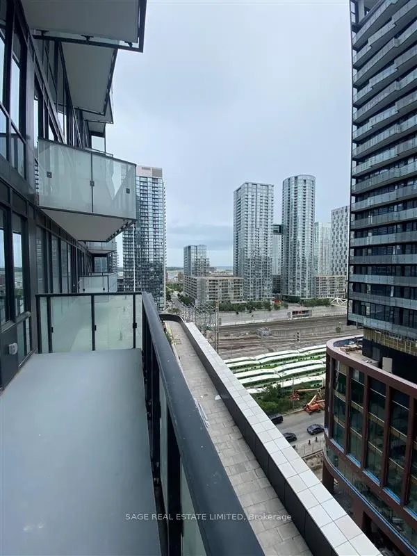 470 Front Street W, #801