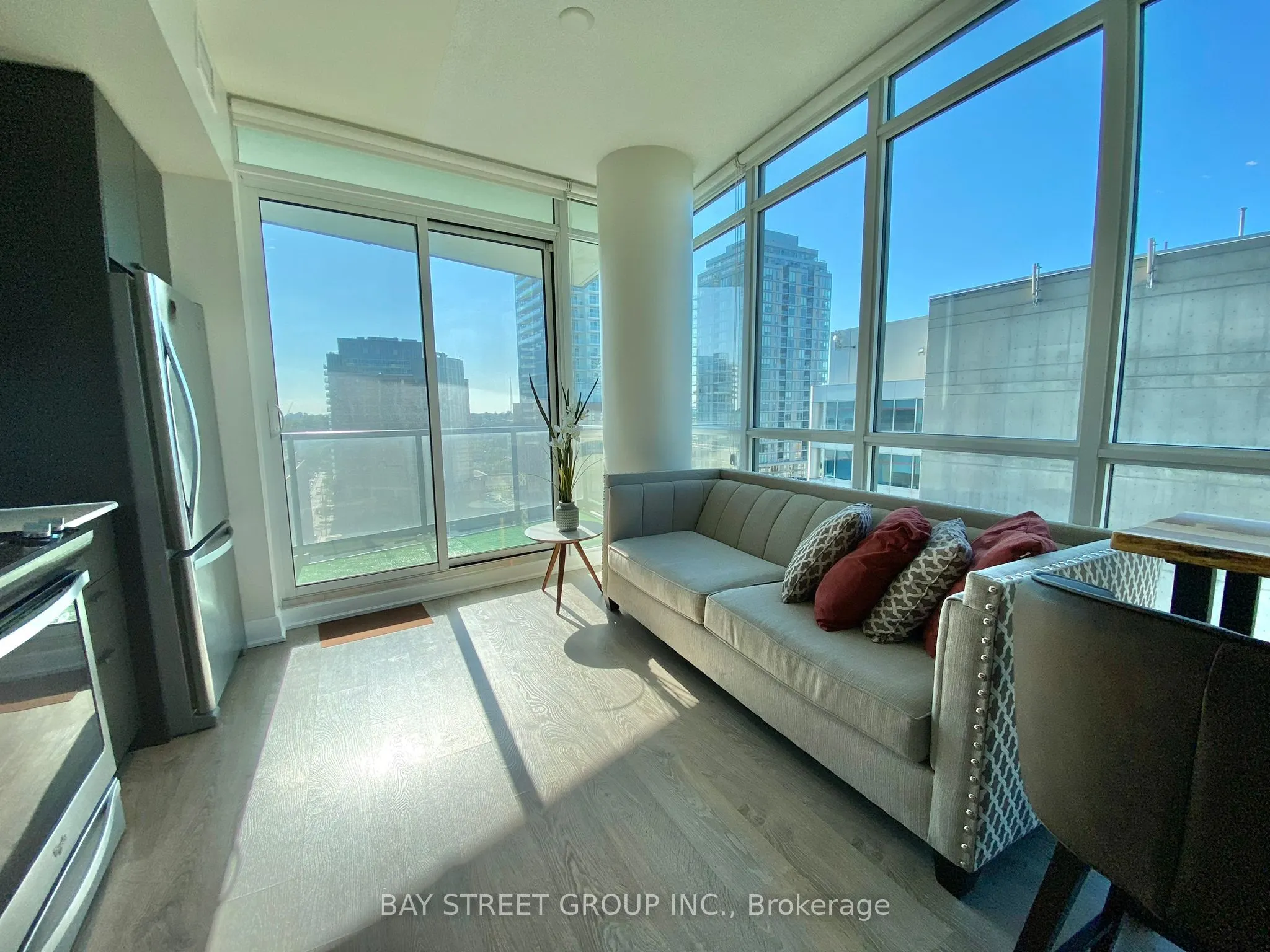 30 Roehampton Avenue, #1405