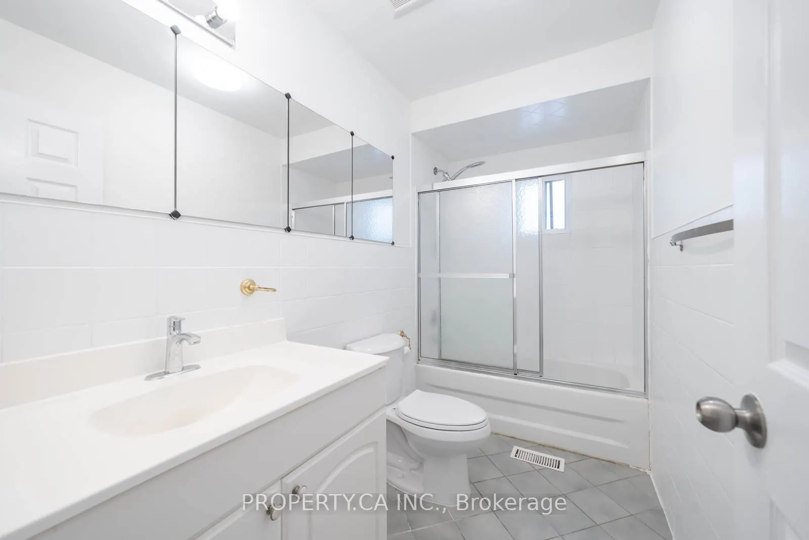 196 Augusta Avenue, #2nd/3rd Flr