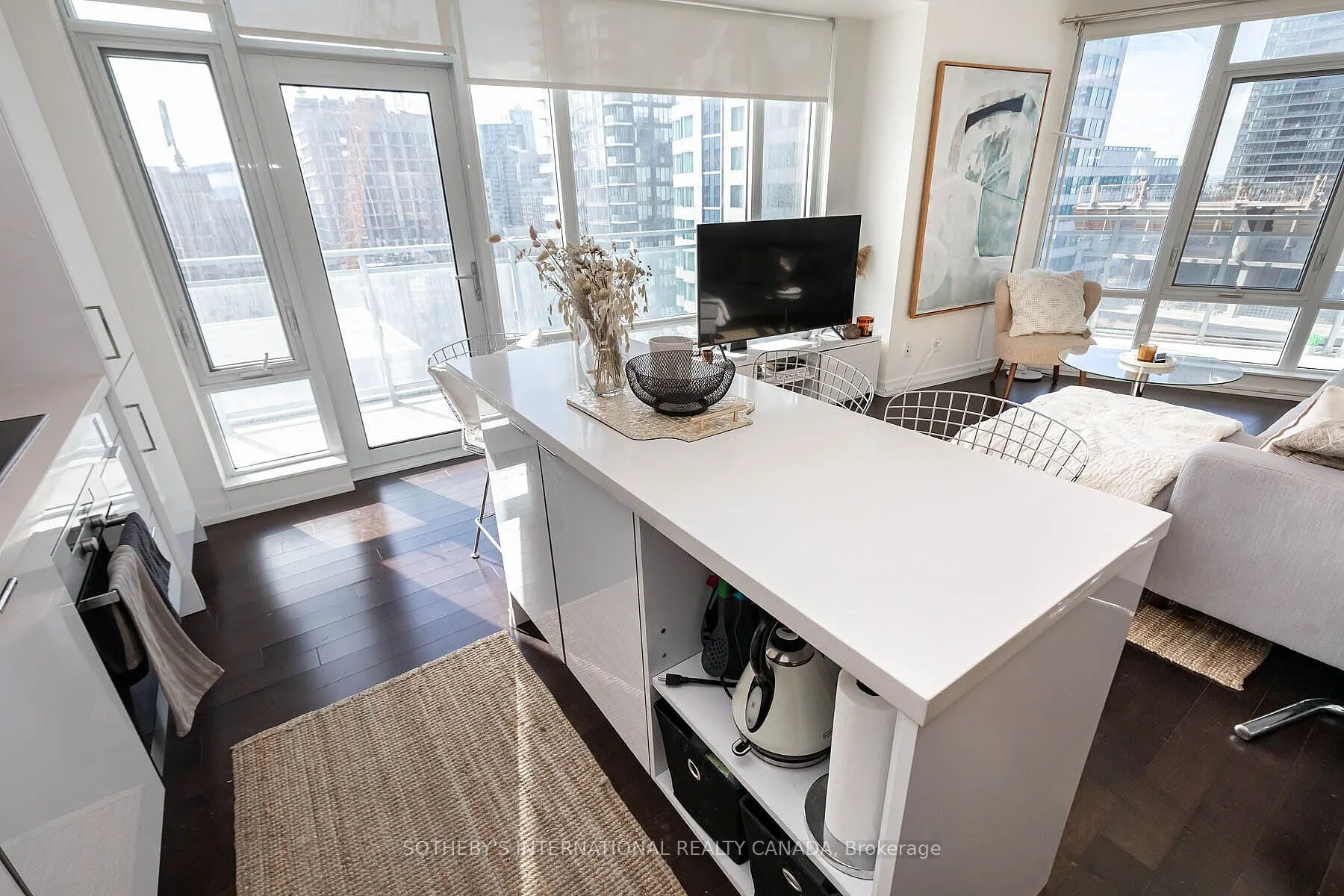 21 Widmer Street, #1511