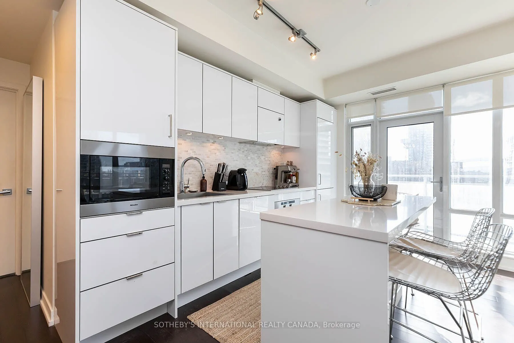 21 Widmer Street, #1511