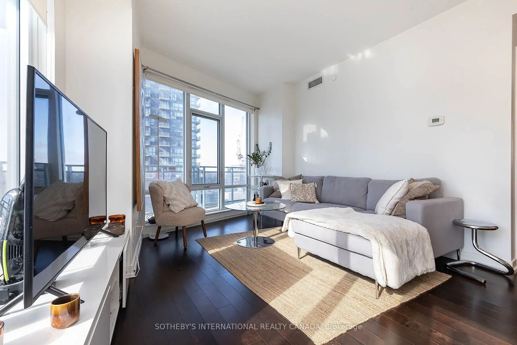 21 Widmer Street, #1511