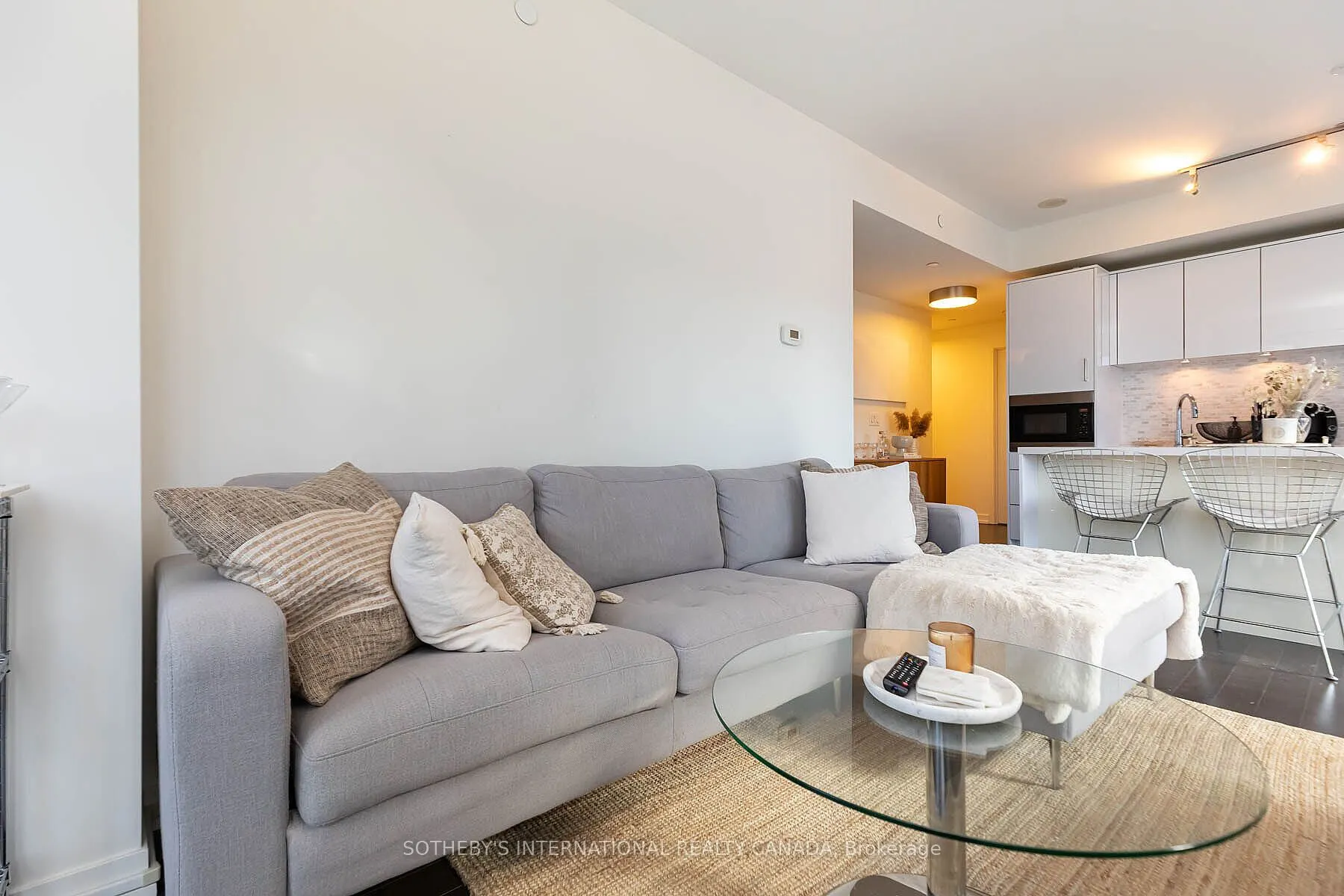 21 Widmer Street, #1511