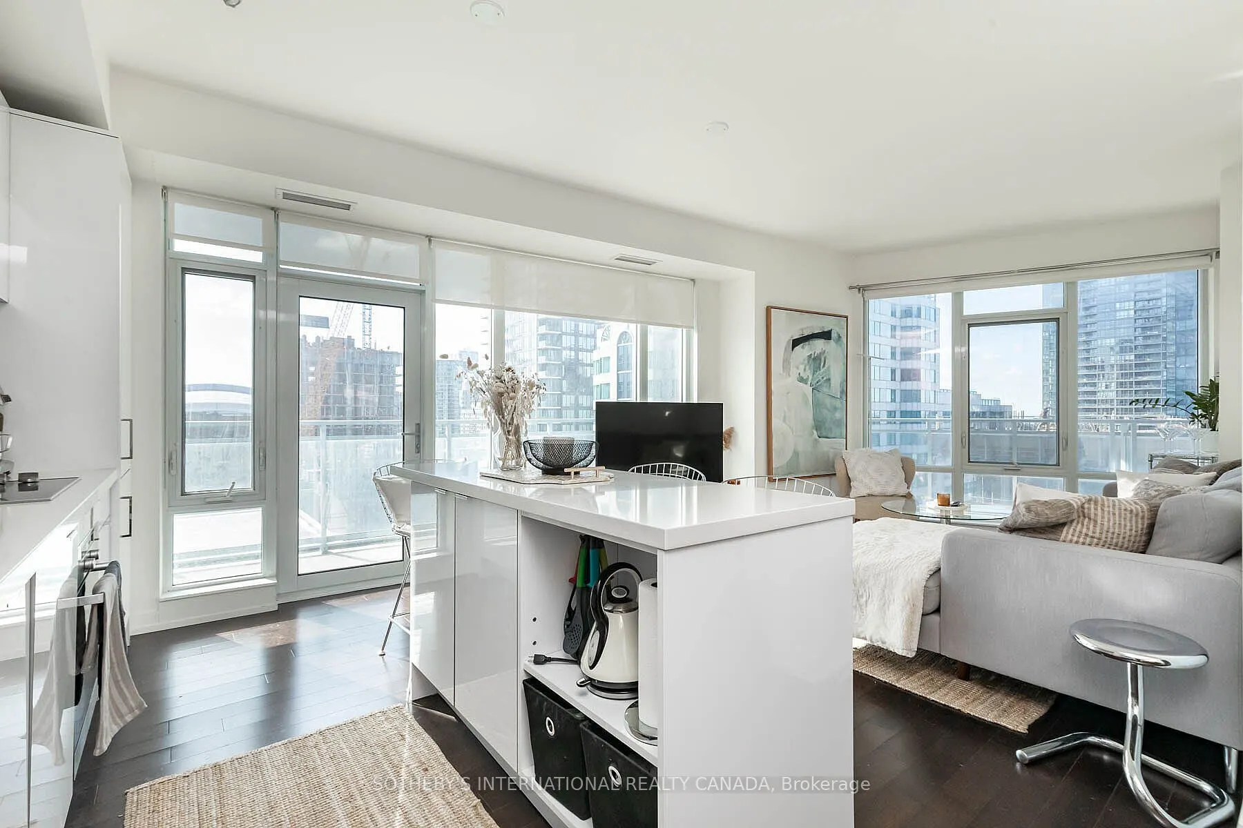 21 Widmer Street, #1511
