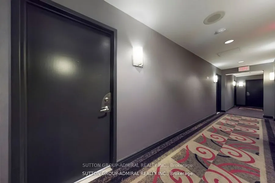 555 Yonge Street, #915