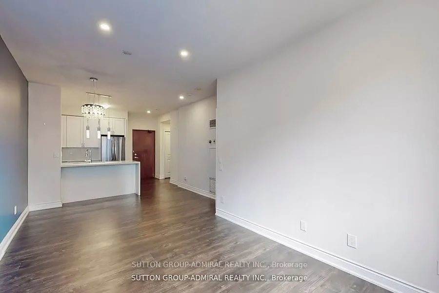 555 Yonge Street, #915