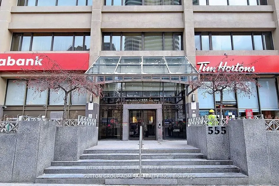 555 Yonge Street, #915