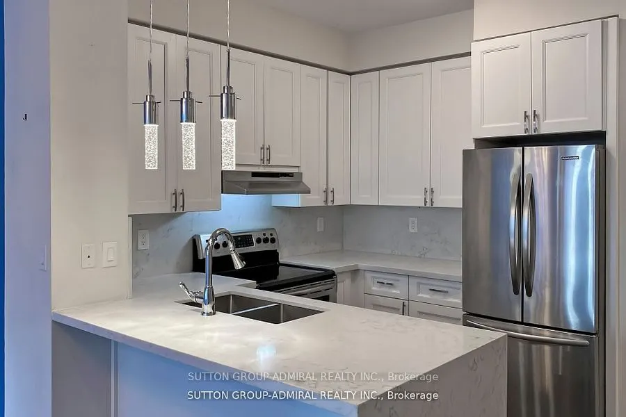 555 Yonge Street, #915