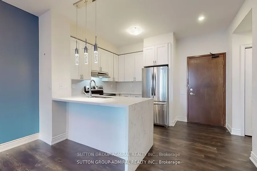 555 Yonge Street, #915