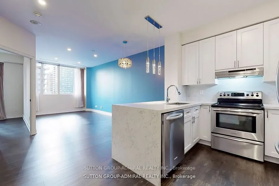555 Yonge Street, #915