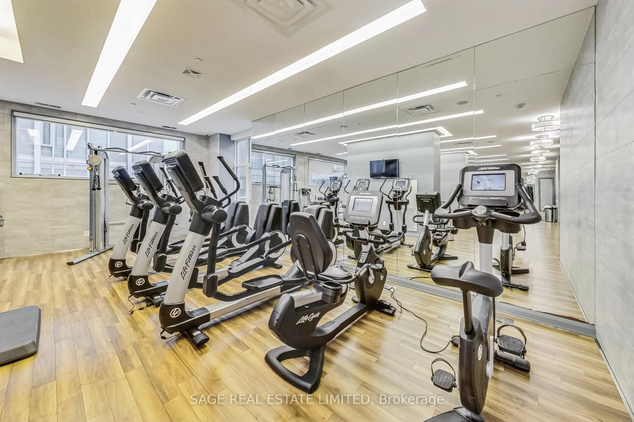 155 Yorkville Avenue, #320