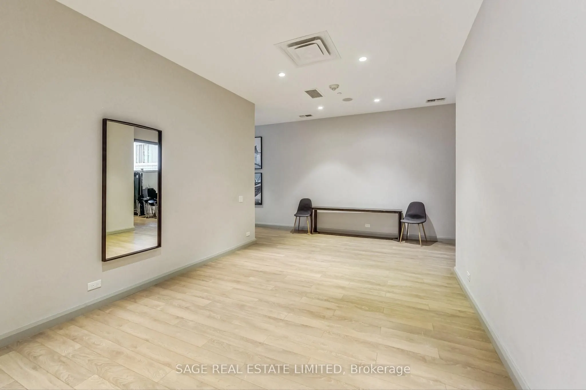 155 Yorkville Avenue, #320