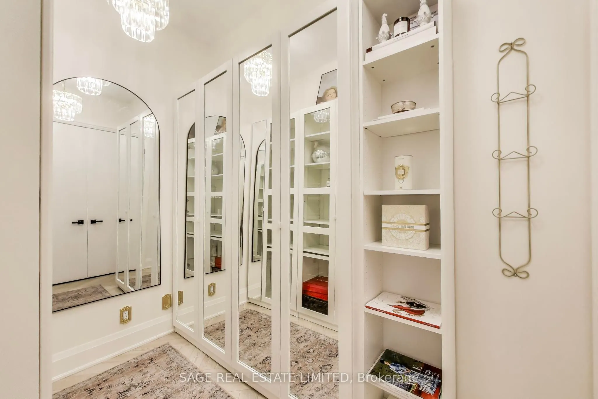 155 Yorkville Avenue, #320