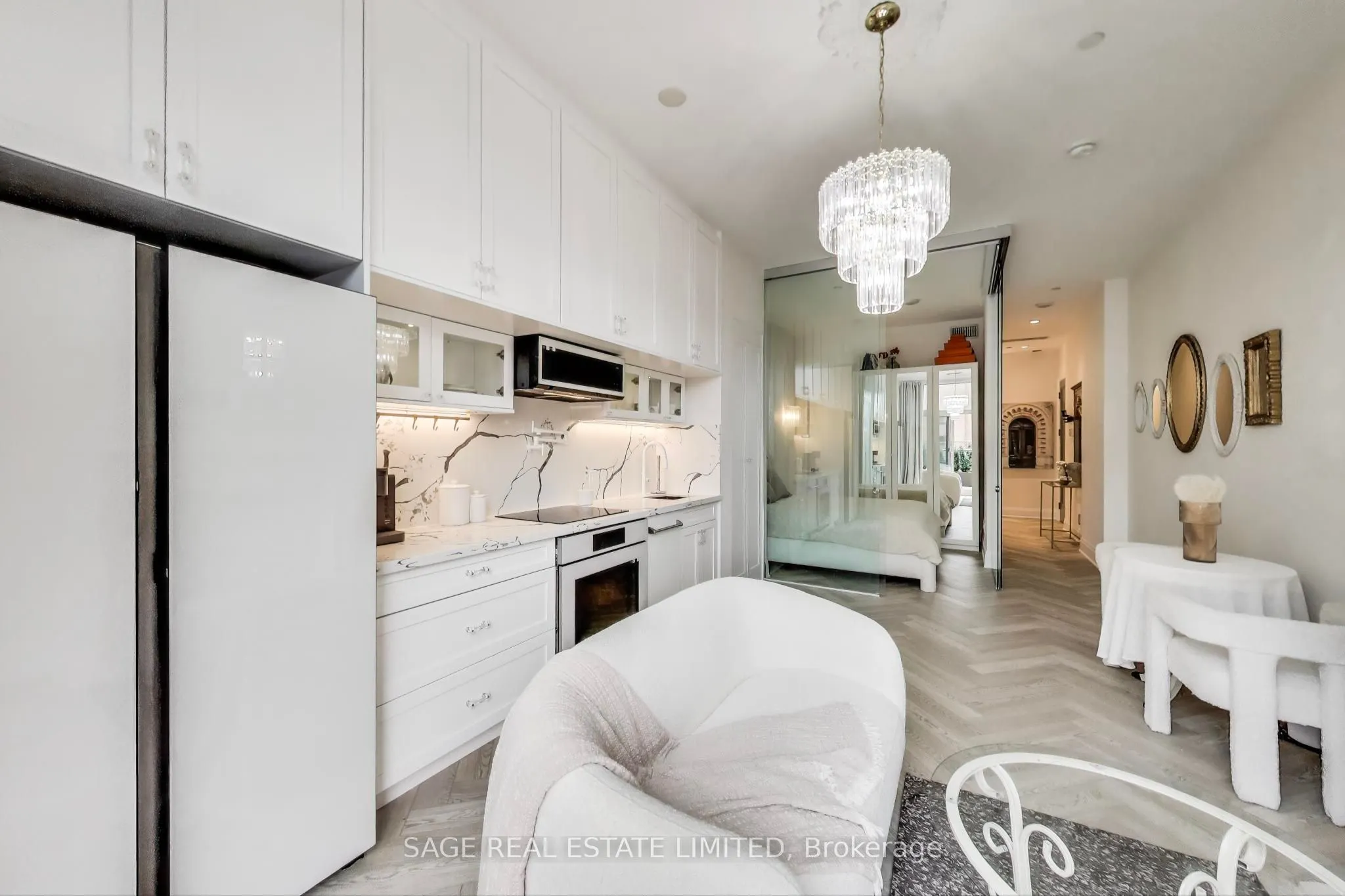 155 Yorkville Avenue, #320