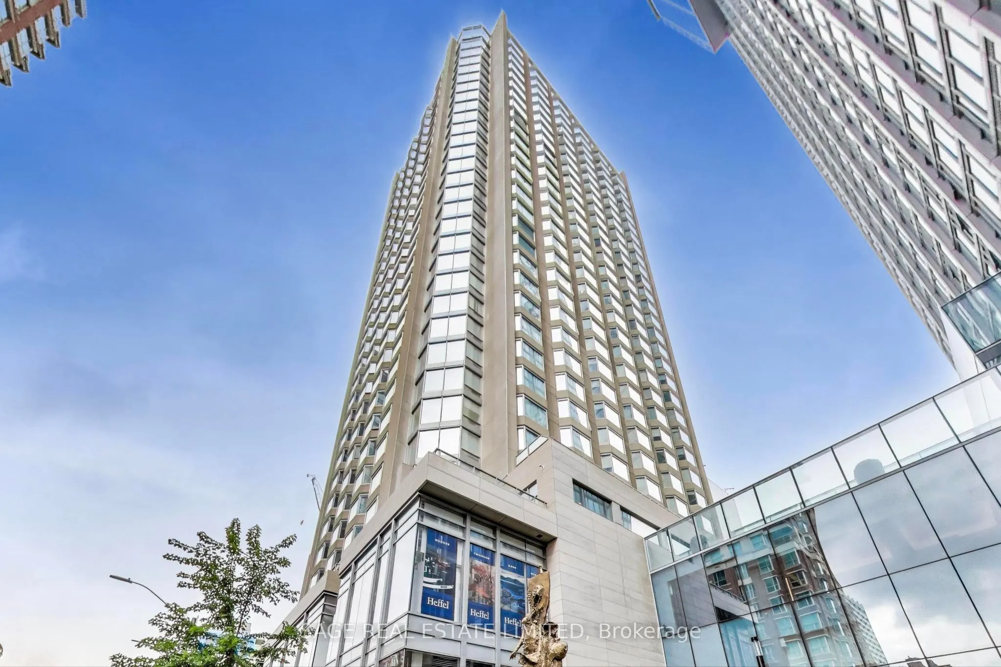 155 Yorkville Avenue, #320