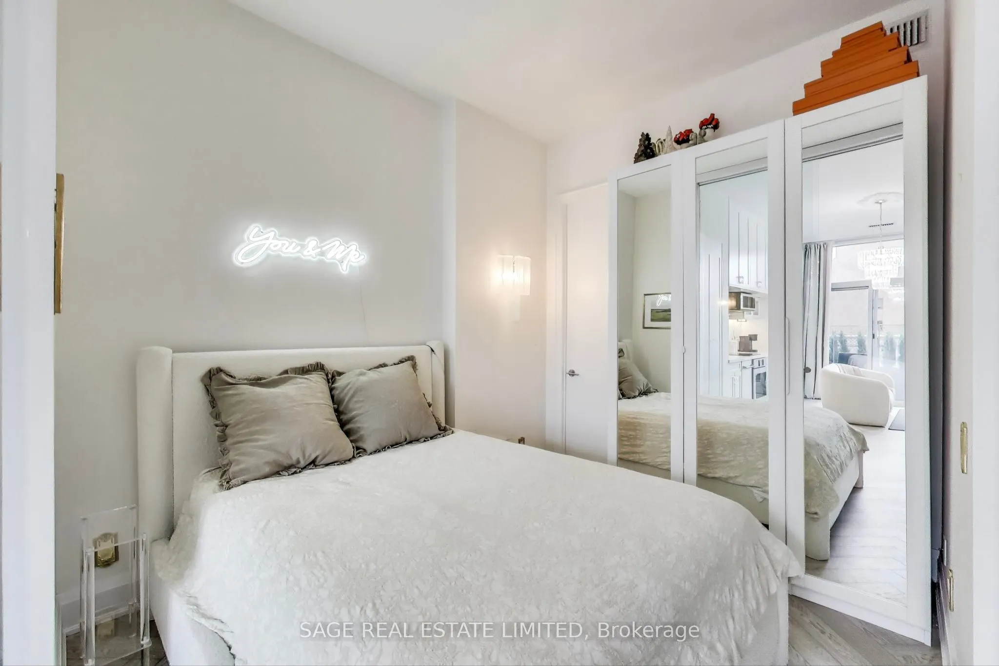 155 Yorkville Avenue, #320