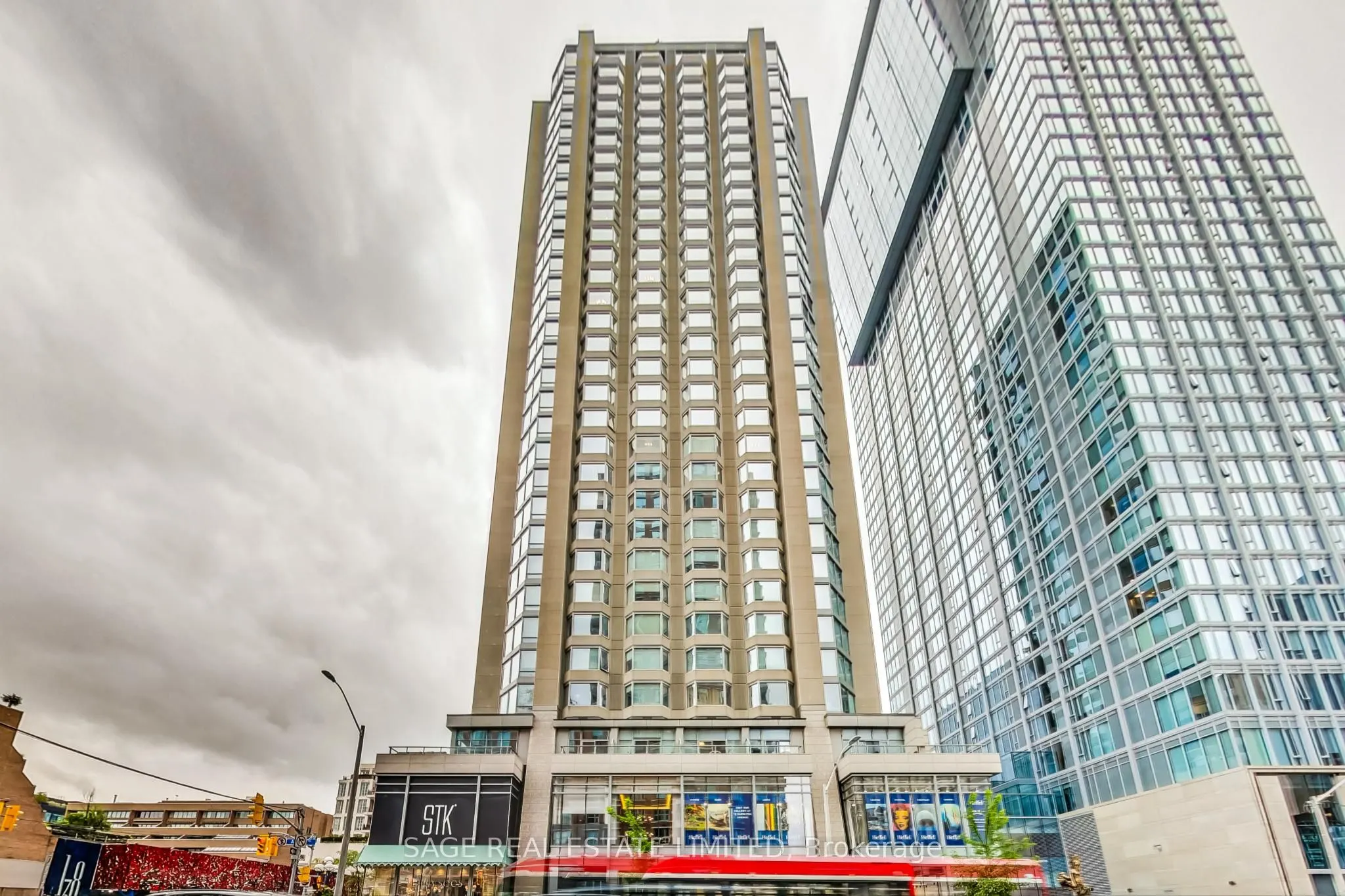 155 Yorkville Avenue, #320