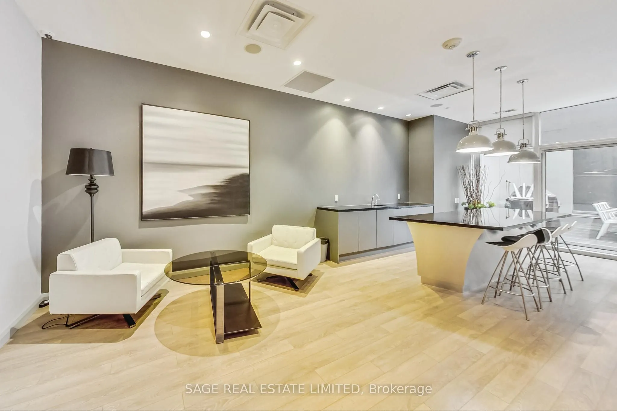 155 Yorkville Avenue, #320