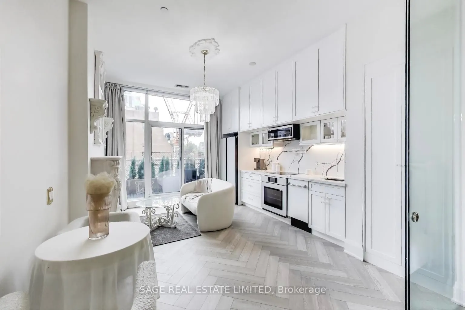 155 Yorkville Avenue, #320