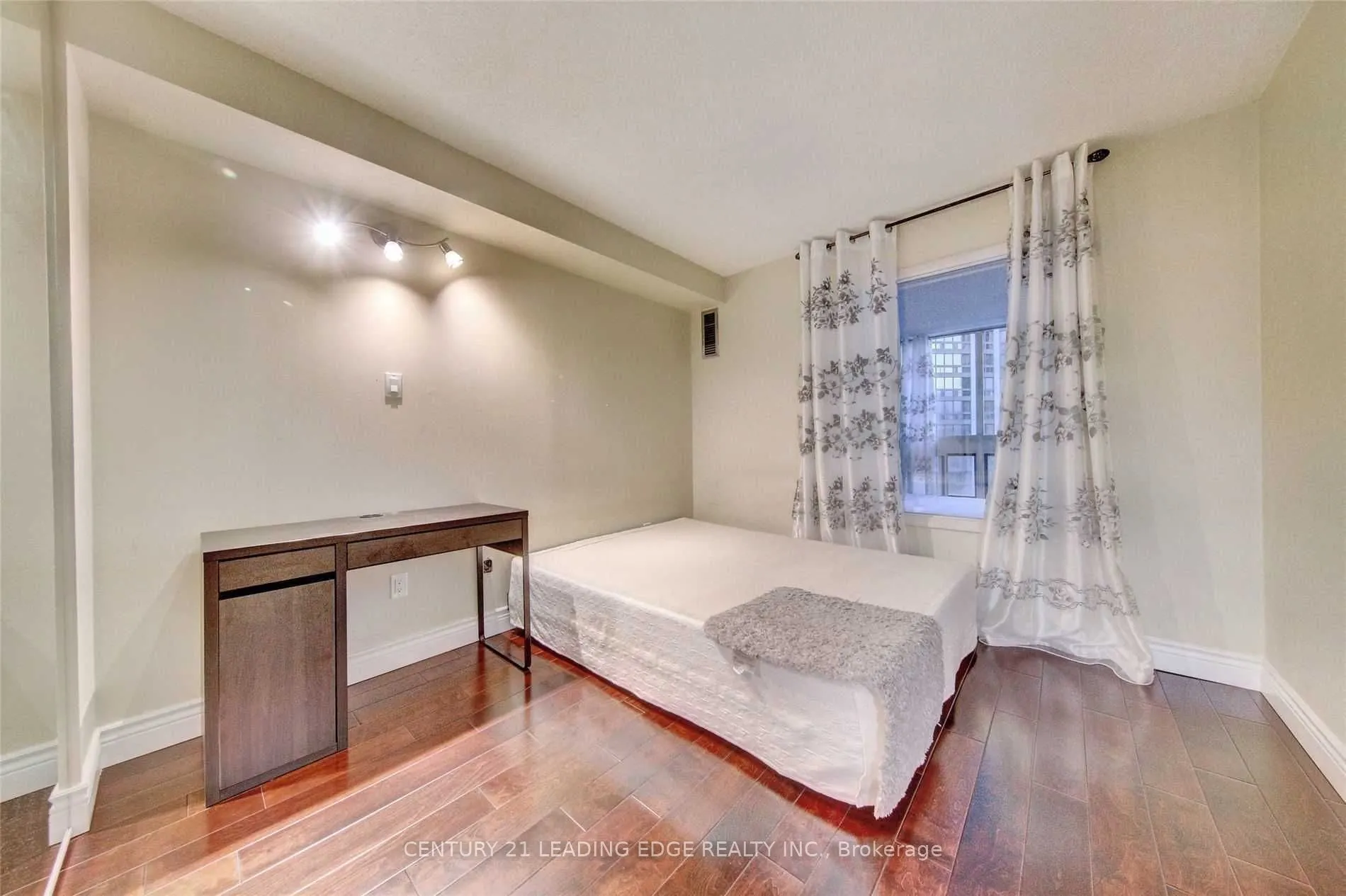 5 Kenneth Avenue, #705