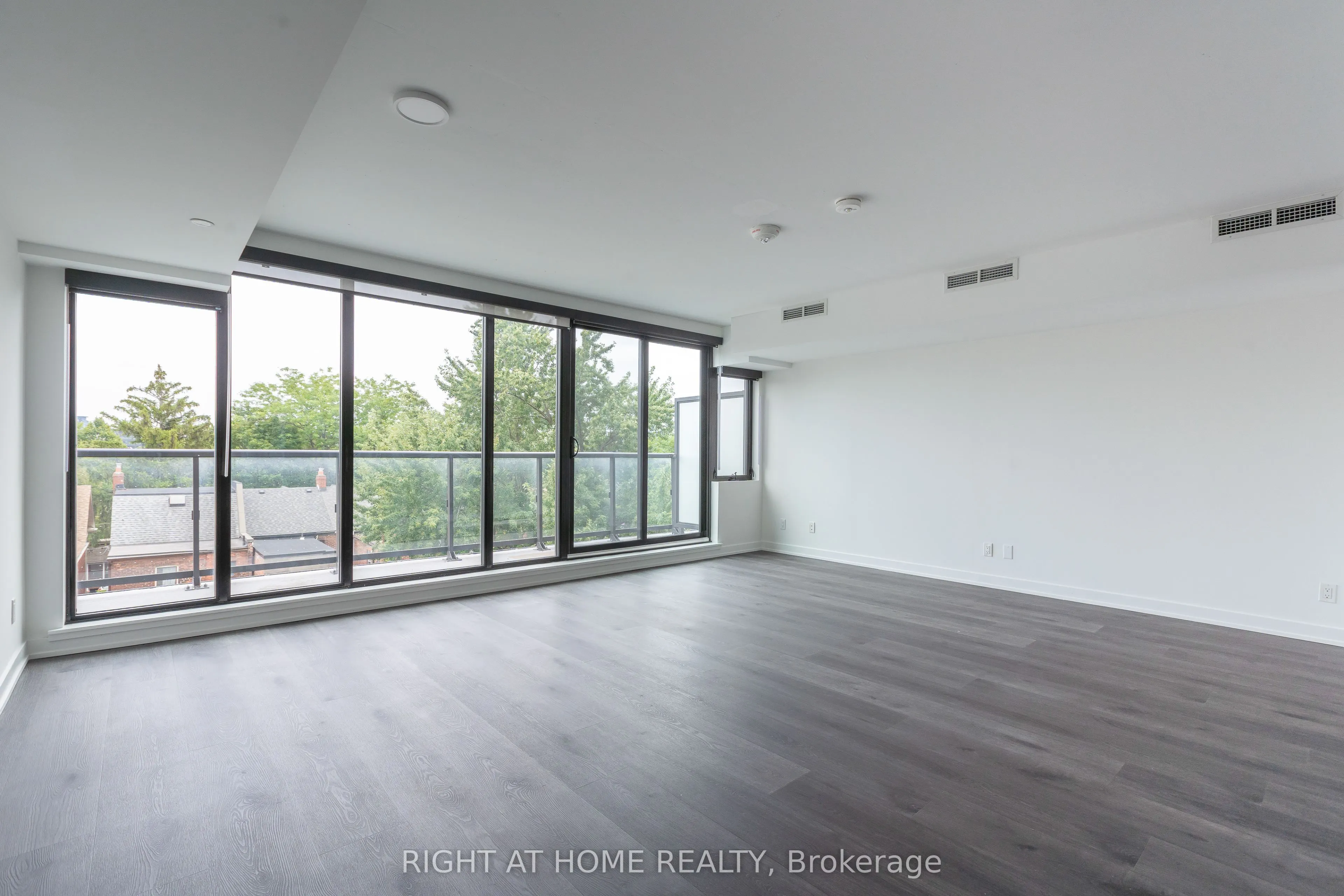 897 College Street W, #416